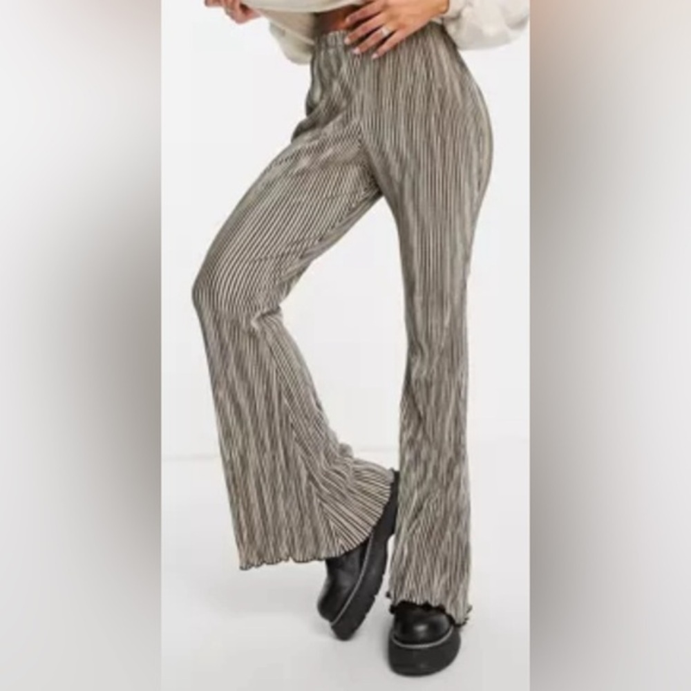 Topshop plisse flared pants in stripe print Size 6 Tall NWT